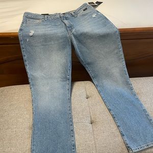 Mavi Viola High Rise Slim Straight Jean. Light distressed Organic Blue